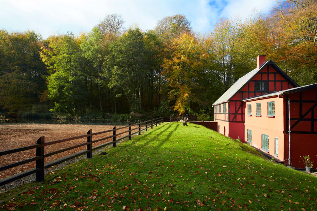 Vandmølle om efteråret L Studio